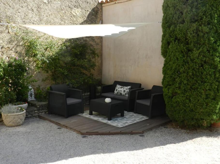 Le Maset Des Aires Avec Vue Sur Le Luberon Et Son Jacuzzi Exterieur Disponible De Juin A Mi-Septembre Maubec  Екстериор снимка
